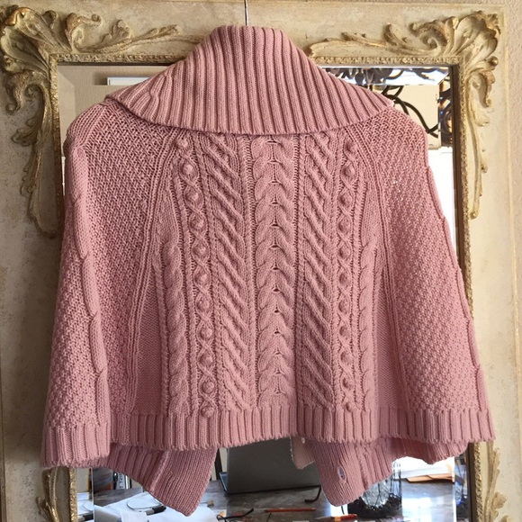 BCBGMAXAZRIA wool knit shoulder cape. One size - Picture 2 of 4